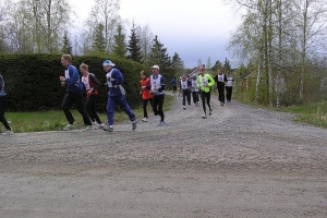 Ponnenjärven ympäri -juoksutapahtumassa 3.6.2022 osallistuja voi halutessaan suorittaa myös maratonin tai puolimaratonin.