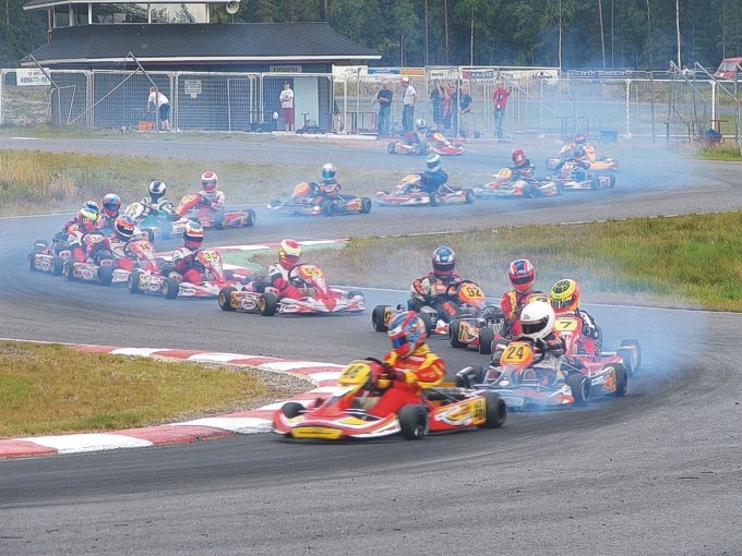 Karting Flying Finn junior cup -osakilpailu 4.-5.7.2026 Alavudella Töysän kartingradalla klo 9-16.
