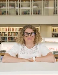 Muistiliiton yleisöluennon 15.9.2025 luennoitsijana geriatrian erikoislääkäri (HUS), asiantuntijalääkäri (THL) Hanna-Maria Roitto. 