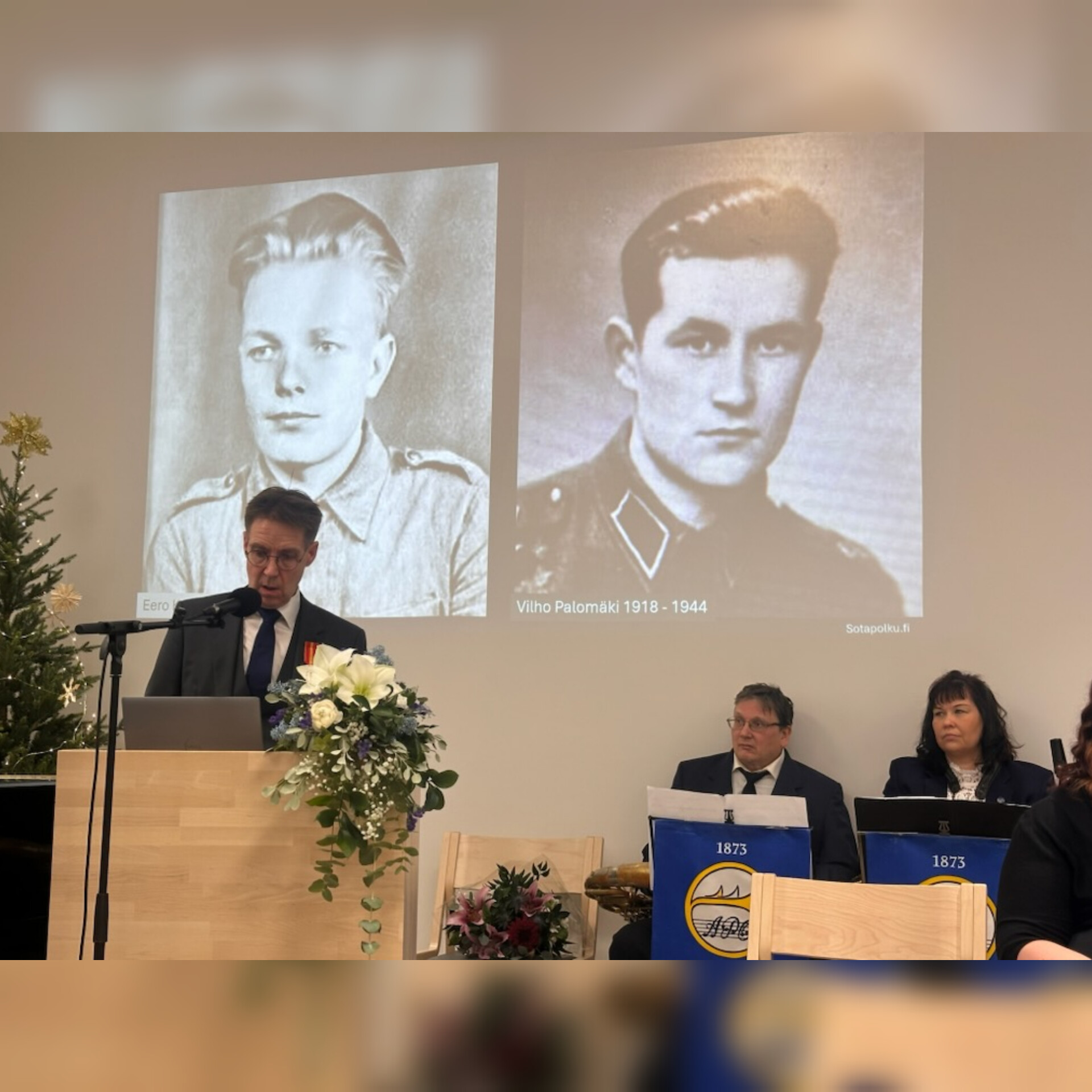 Itsenäisyyspäivän juhlassa seurakuntalolla kuultiin sydämeen käyvä FT, THL:n tutkimuspäällikkö Jukka Palon puhe. Hän kertoi sanoin, kuvin ja omakohtaisen kokemuksensa kautta, millaista työtä tehdään, kun selvitetään ja varmistetaan sotavainajan henkilöllisyys. 